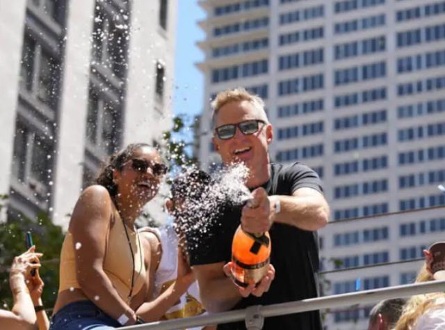 科尔坚信勇士明年会更强 无意离开主教练岗位